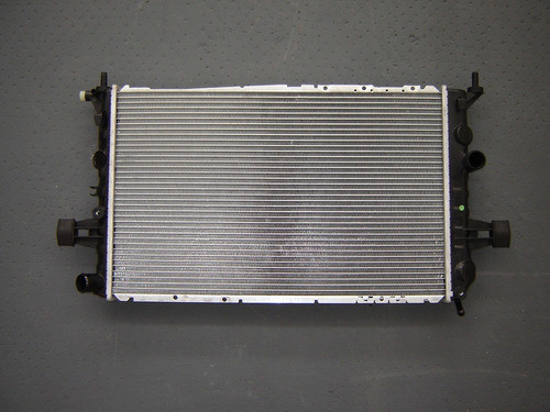 Radiador Motor Ch Astra 99/09 1.8/2.0/ Zafira C/aire/vectra 0