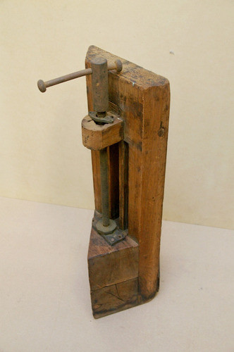 Prensa De Madera, Herramienta Antigua (k-cod 004) 1