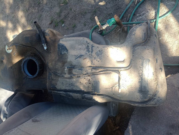 Tanque De Combustible Nissan Tiida 2014 Sedan 1