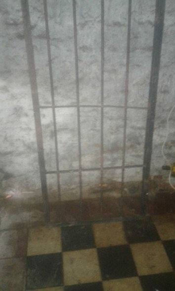 Porton Reja 65 Y Medio Por 192cm Con Detalle Con V 1