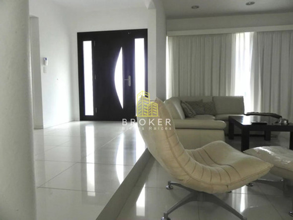 Alquiler De Casa Moderna En Manantiales. Punta Del Este, Uruguay. 1