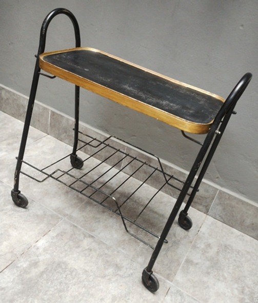 Mesa Mesita Tv Arrime Móvil Caño Antiguo Con Ruedas Vintage 1