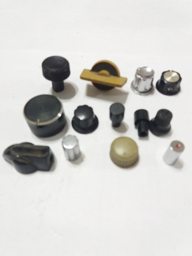 Perillas De Radio ... Lote De 13 Unidades ////////////////// 0