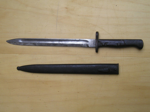 Bayoneta Antigua Con Vaina De Metal Mide 44 Cms. 1