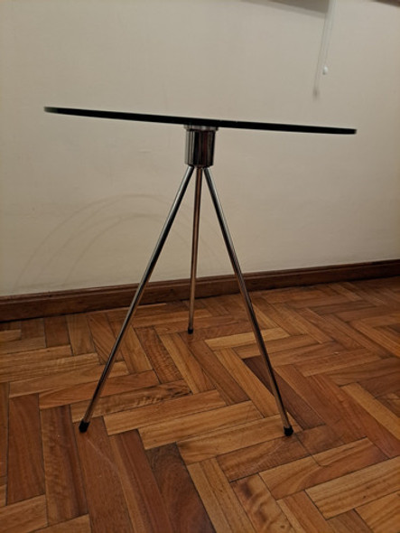 Mesa Exhibidora. Moderna. Cristal Templado- Acero Inoxidable 1