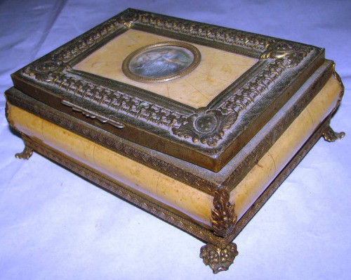 Cofre-alhajero Musical Antiguo Con Guarniciones De Bronce 1