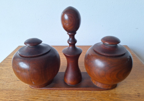 Muy Linda Yerbera/azucarero De Madera Con Tapa Y Base 0