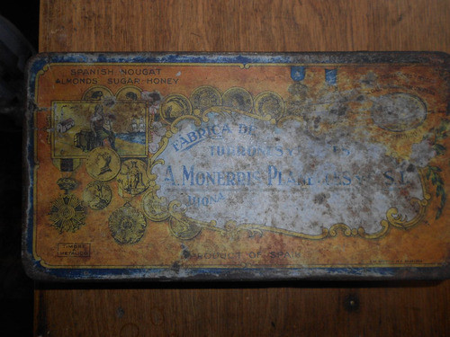 Lata  De Turrones A. Monerris Planelles Y Cia S.r.c 0