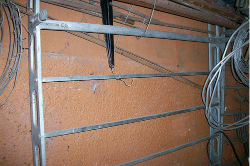 Porta Equipaje De Aluminio Dimensiones 1,10 X 1,10 Altura 13 0