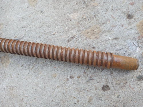 Antiguo Tornillo De Banco De Carpintero Sin Tuerca 1