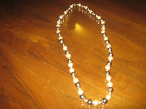 Collar Perlas (fantasía), Blancas Y Plateadas 0