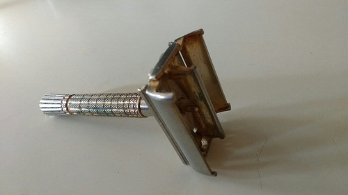 Afeitadora Metálica Gilette Antigua Para Hojas De Afeitar 1