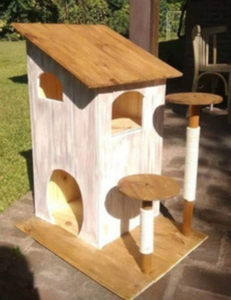 Casitas, Interior Y Exterior Para Gatos, Con Rascador. 1