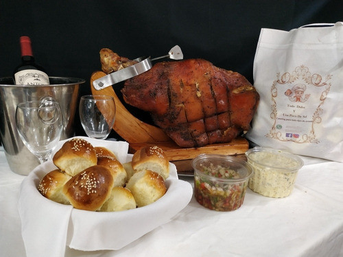 Pernil De Cerdo Para 10 Personas + Panes + Salsas 0