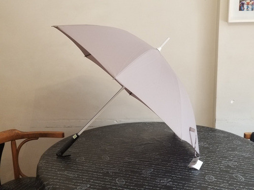 Paraguas Con Linterna Y  Con Luces De Led Cambia De Colores Linterna En El Mango Con Sistema Antiviento  Blanco Salo Bh 0