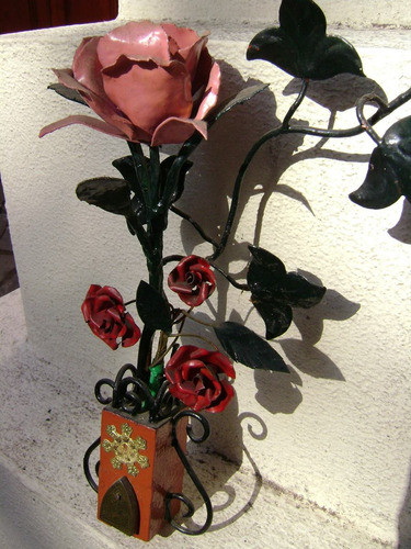 Adorno Floral Metalico. 1