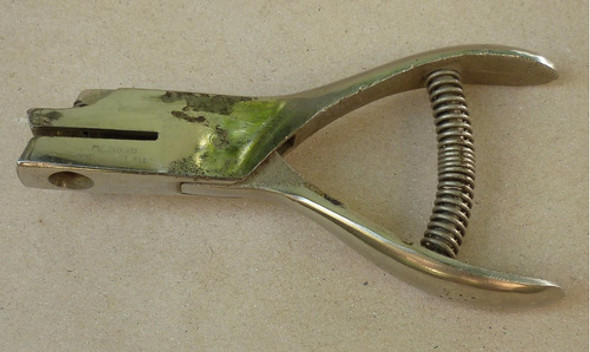 Antigua Perforadora  De Mano 0 Antigua Perforadora  De Mano 0