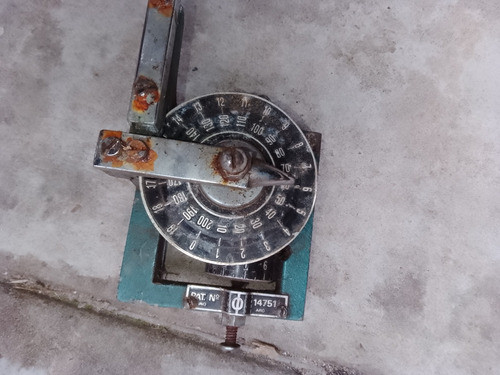 Maquina Manual Sin Marca Para Medir Cuero Antiguo Usado 1