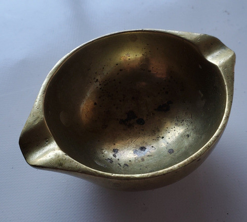 Cenicero De Bronce Redondo Media Esfera Macizo 0