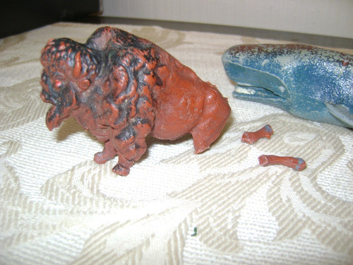 Antiguo Juguete Plastico Tipo Eg Toys Bufalo Ver Patas Rotas 0