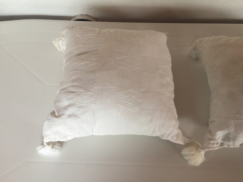 Par Almohadones Blancos Chicos 1