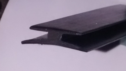 Burlete Tipo  H  - Cod. 439 X 15 Mts 0