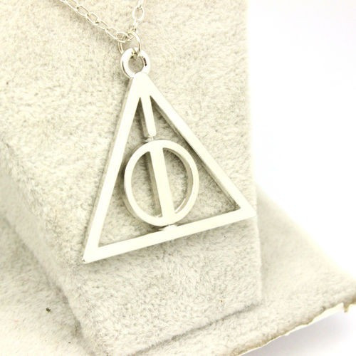 Vendo. Collar Harry Potter Reliquias Nuevo. Frikantec 1