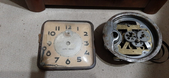 Reloj Antiguo Chimenea Mesa Máquina A Reparar. E. Ingraham. 1