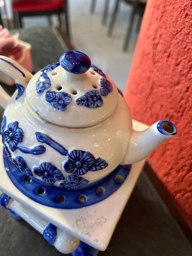 Preciosa Tetera En Cerámica Con Calentador Azul Y Blanco 1