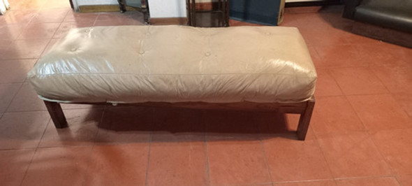 Apoya Pies, Banqueta 1