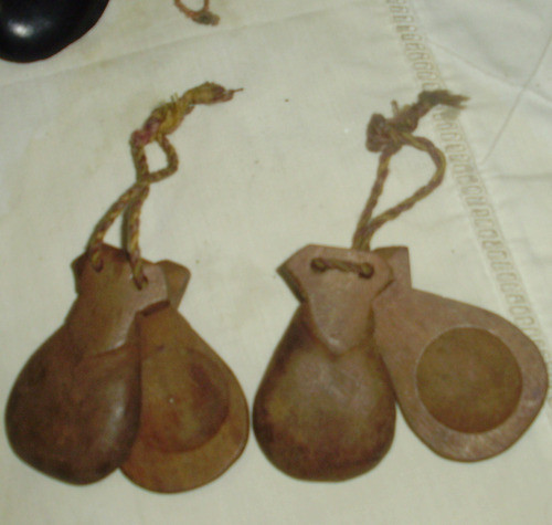Antiguo Par Castañuelas Infantiles Madera 1