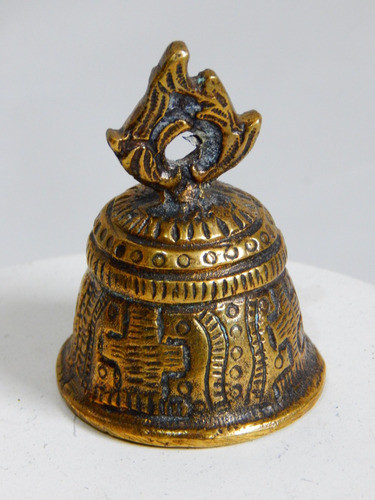 Campana Antigua De Bronce Labrada 1