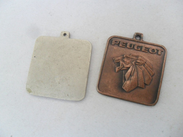 2 Llavero Antiguo Peugeot 504 404 Insignia Agencia Auto 1