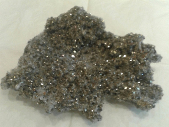 Roca Mineral Gran Pirita Y Cristales De Cuarzo 25 Cm X 18 Cm 0