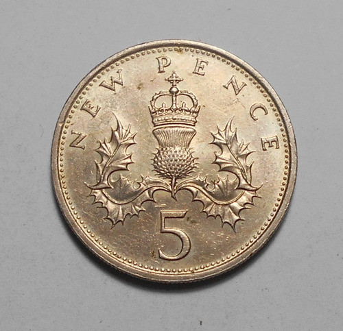 Gran Bretaña 5 ( Five ) New Pence 1979 - Km#911 - Pátina 0