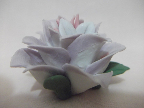 B. Antigo - Flor Em Biskui Italiano Peso De Papel Ou Enfeite 1