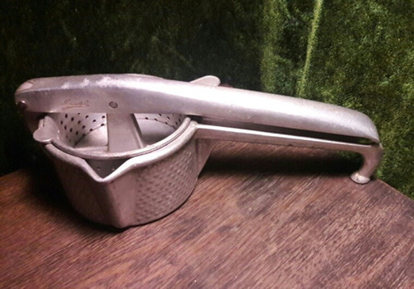 Antiguo Vintage Exprimidor Jugo Aluminio Swiss Made. 0