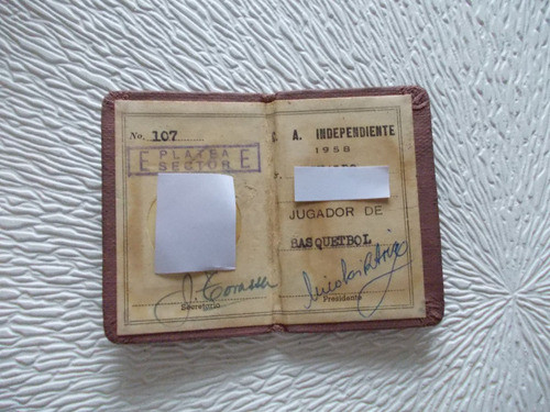 4271-carnet Club A. Independiente Avellaneda  (jugador  1958 1
