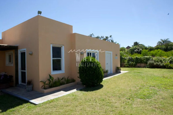 La Barra, 4 Dormitorios, Piscina, Parrillero, Cerca Del Centro Y De La Playa. 0