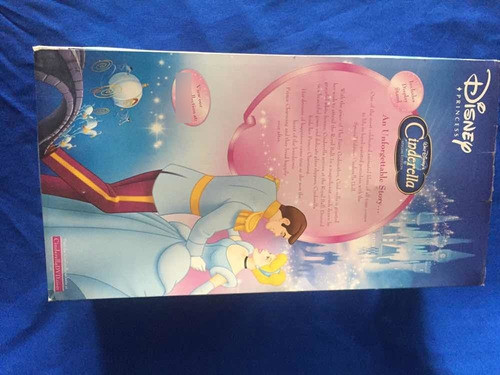 Muñeca De Porcelana Cenicienta 1