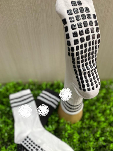 Medias Antideslizantes Fútbol Negras Y Blancas 1