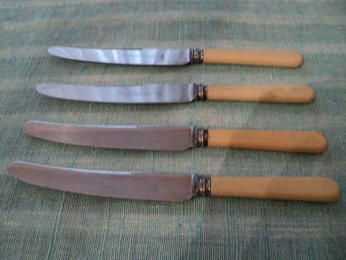 4 Cuchillos Ingleses Sin Uso ,impecables ,sellados!!!!!!!!!! 0
