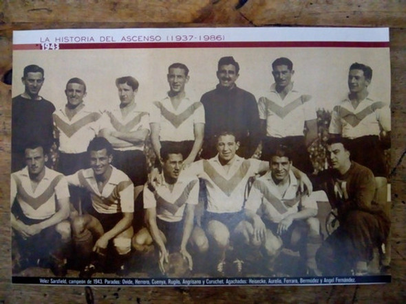 Recorte Vélez Sarfield Campeón Primera B De 1943 0
