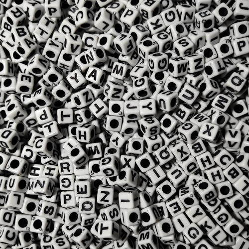 Letras Cuadradas Blanco Y Negro - Armado De Bijuoterie 1