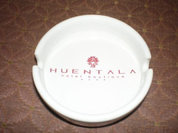 Cenicero De Ceramica Publicida De Hotel Boutique Huentala 0