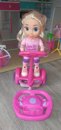 Muñeca En Scooter 0