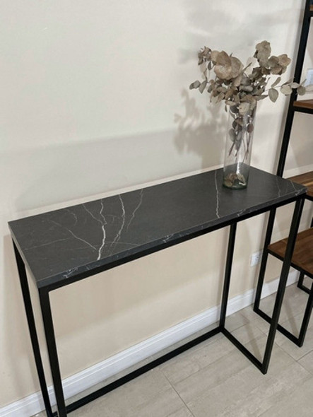 Dressoire Simil Marquina Un Estante Negro. 1