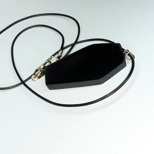 Lindo Pingente Colar Shaker Morticia Resina Formato Caixão 1