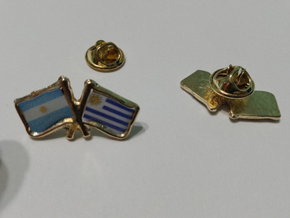 Pins Bandera Argentina Con Uruguay  De 2 Cms 0