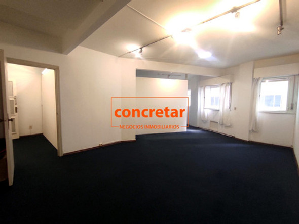 Local En Zona Centro. Oficina. En Impecable Estado, Para Entrar 0